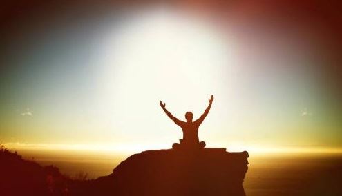 卧室挂财神画好吗,财神画贴在客厅哪里最好