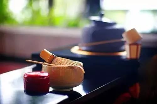 属兔水瓶座男生的性格特点 属兔水瓶座男生的致命缺点