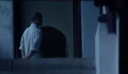 女的右手婚姻线2条平行， 一长一短不平行的婚姻线