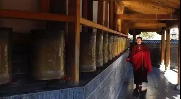 护身符和转运绳区别:应该如何选择适合自己的道具？