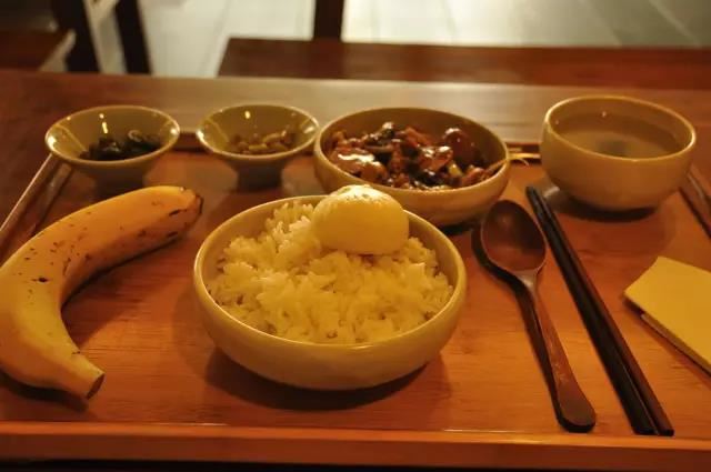 陈姓女孩取什么名字好听点儿 陈姓女名字好听的名字两个字