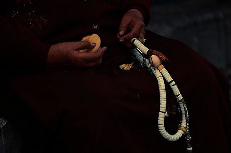 门对门怎么挂五帝钱，门对门怎么挂五帝钱图片？