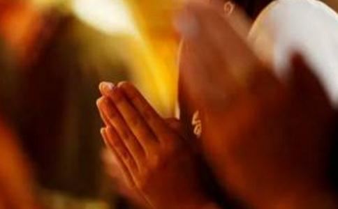 手相感情线断开又有细线连接，手相感情线断了怎么回事？