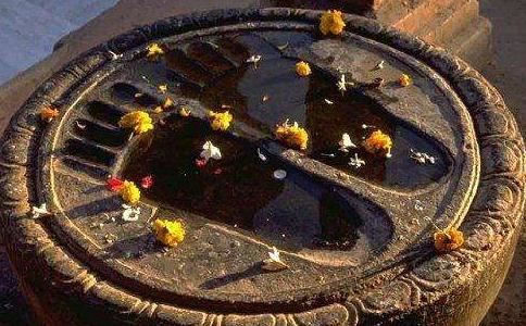 梅雨季节是几月份，梅雨一般出现在我国什么地区？