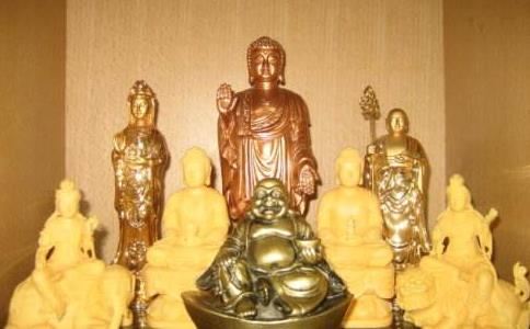 黄金射手座的武器是什么？